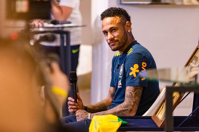 PSG : Neymar blessé, Pierre Ménès n'y croit pas !