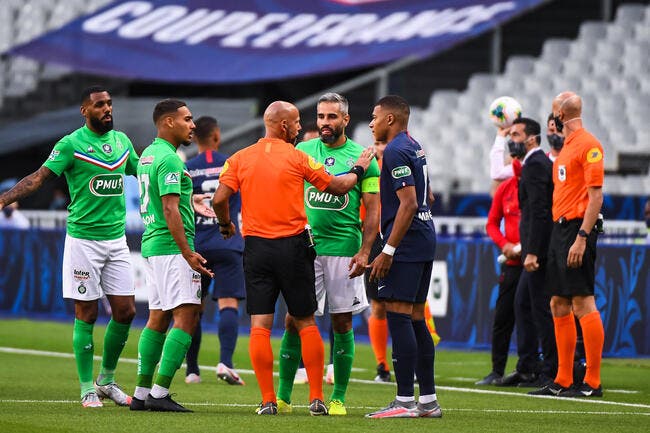 ASSE : Pierre Ménès attaque, les Verts font « honneur et honte » au foot