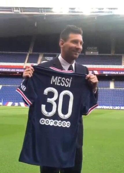 PSG : Lionel Messi portera le n°30, les maillots en vente mercredi
