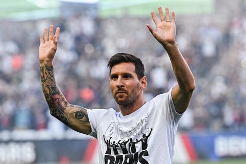 Foot PSG - PSG : Haie d'honneur et cadeau pour le retour de Lionel Messi -  Foot 01