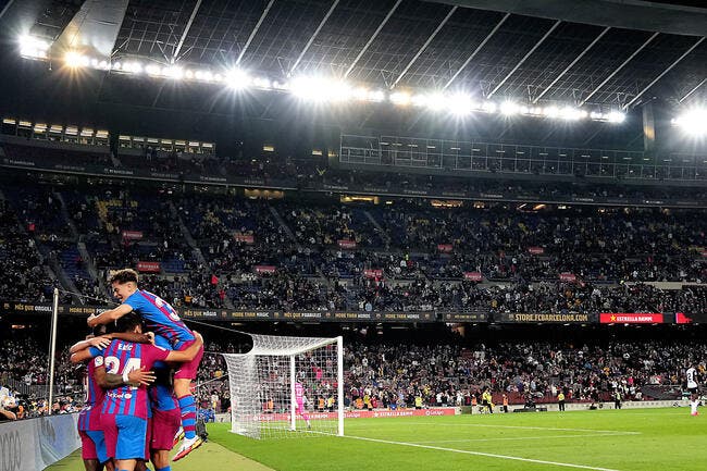 Barcelone sans Lionel Messi, le Camp Nou à moitié vide !