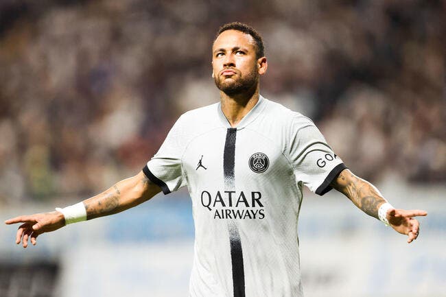 Neymar de nouveau célibataire, alerte au PSG !