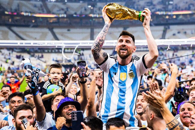 Le Qatar habille Messi, la polémique s’enflamme