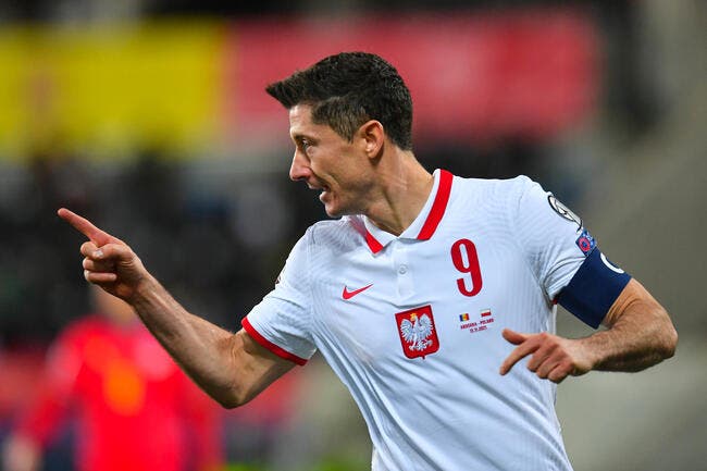 La Pologne et Lewandowksi virent la Russie du football mondial