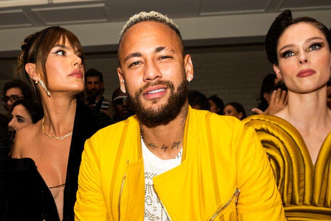 PSG : Neymar fêtard ? Il va à la fashion week avec son avocat