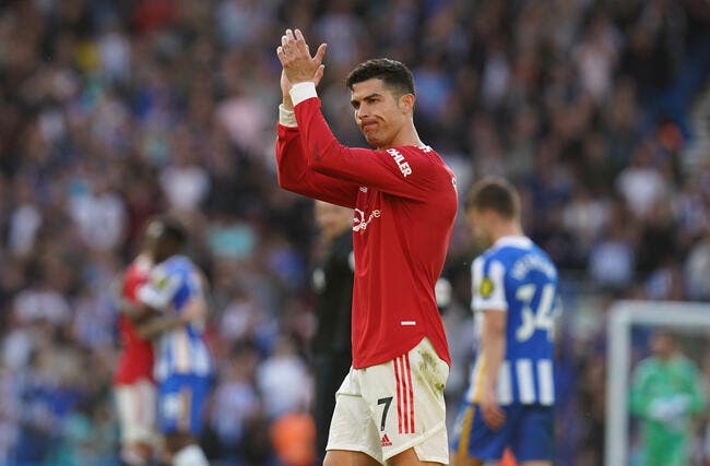 Ten Hag prie Ronaldo de rester à Man United