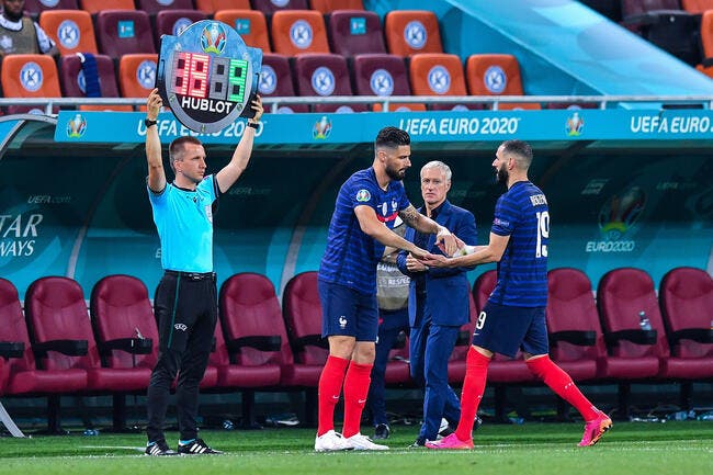 France : Deschamps refuse le match Benzema-Giroud