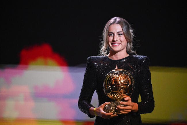 Alexia Putellas gagne un deuxième Ballon d'Or féminin consécutif