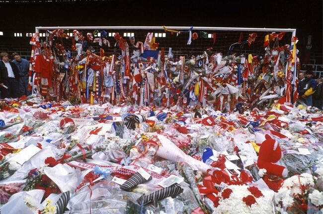 La foot anglais rend hommage aux 97 morts du drame d'Hillsborough