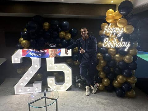 PSG : panier de basket, amis et fruits, la fête d'anniversaire de Kylian  Mbappé pour ses 25 ans - Le Parisien