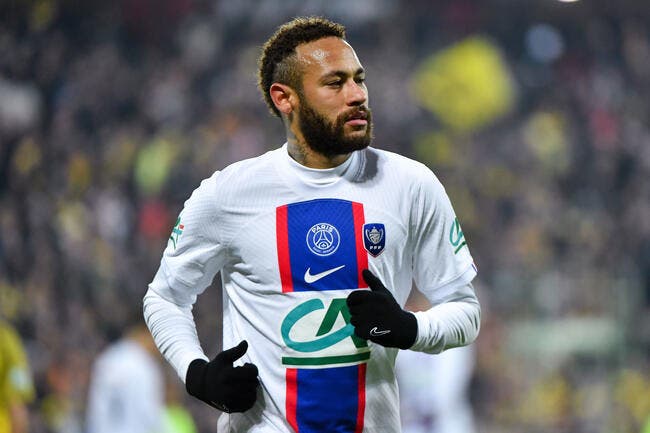 Neymar est de retour, le PSG retient son souffle