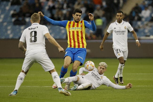 SuperCoupe : Le Real Madrid se qualifie aux tirs au but