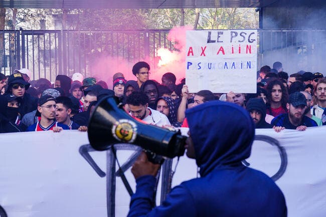 Le PSG déchire les 450 billets des Ultras à Troyes !