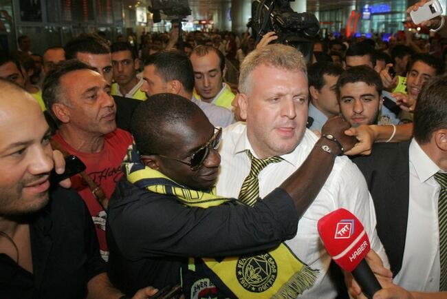 Photo : L’arrivée triomphale de Niang à Fenerbahçe
