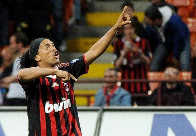 Ronaldinho ne quittera pas le Milan AC au mercato