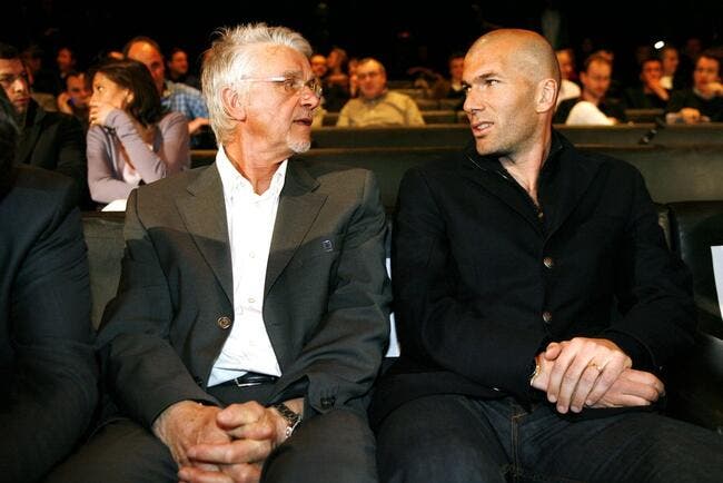 Zidane envers et contre tous supporter des Bleus