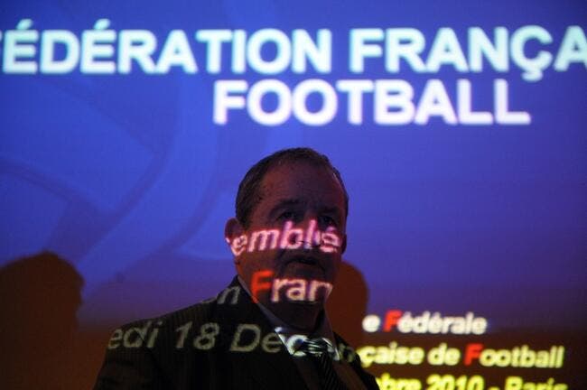 « Un chantage inacceptable » des arbitres pour la FFF