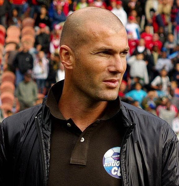 Zidane, un coup de boule à Rothen et Petit